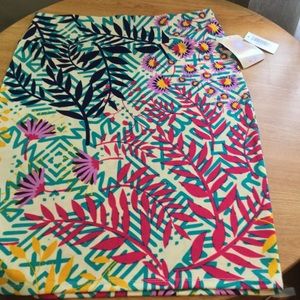 LuLaRoe Cassie skirt. Size L.  NWT